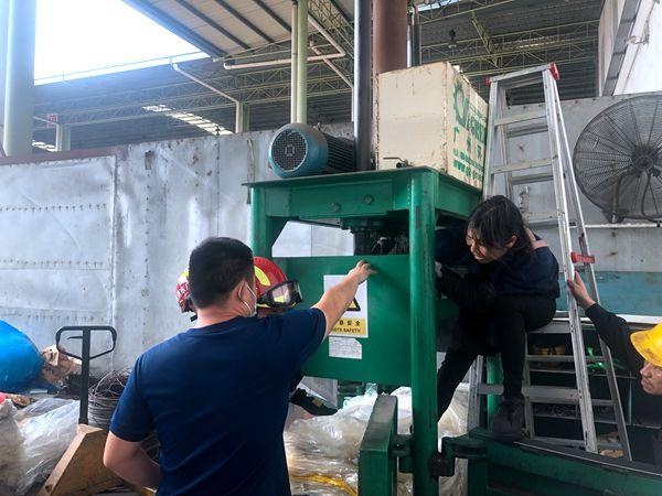 消防員援救現場